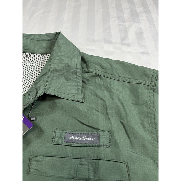 NWT Eddie Bauer Men's Relaxed Fit Short Sleeve Tech Woven Shirt Green Size XXL - Picture 2 of 9